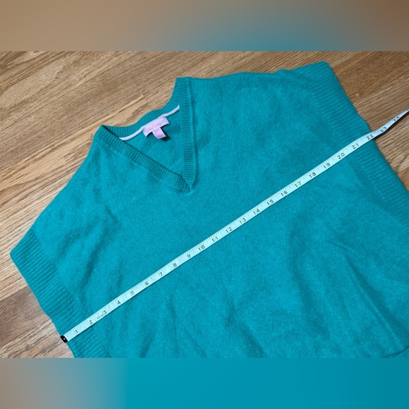 Lilly Pulitzer • 100% Cashmere Chloe Poncho Sweater Size XS/S - Picture 5 of 6